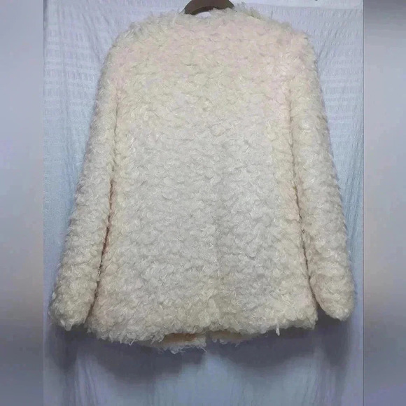 Collection By  Bernardo Off White Fuzzy Teddy Jacket. Size S - Picture 2 of 8